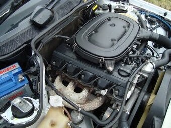 Mercedes benz w201 190e motor