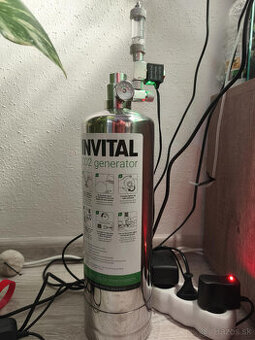 INVITAL CO2 Generator s nočným vypínaním s 2l fľašou