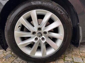 Disky skoda original 17”gumy michelin 7mm dezen