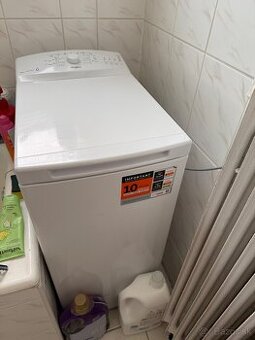 Zhora plniaca práčka