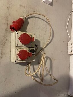 Predlžovačka + rozdvojka 400 V