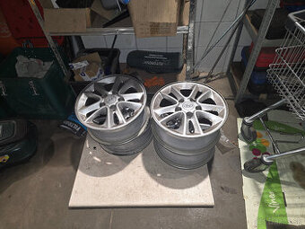 Hyundai elektróny R15 – 5×114,3