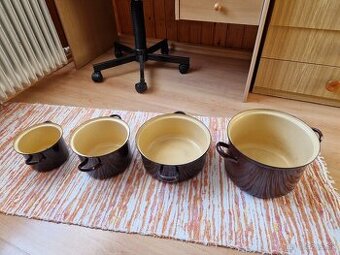 Smaltovane hrnce, riad