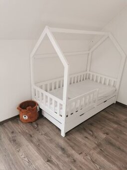 Detská domčeková posteĺ