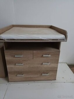 Komoda / prebalovaci pult