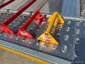 Kliny , zarážky pod kolesa na oďtahovku / autoprepravník
