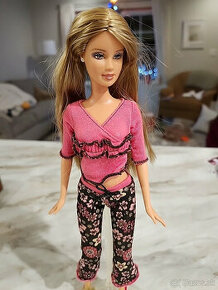 Barbie s nabytkom