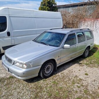 Volvo v70