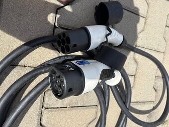 Nabíjací kábel pre elektromobil