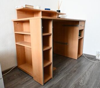 PÍSACÍ STOLÍK