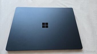 Microsoft Surface Laptop (256gb, i7,8gb RAM)
