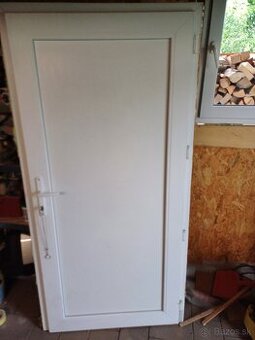 Použite plastove dvere