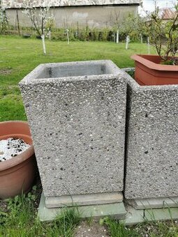 predam betonove kvetinace