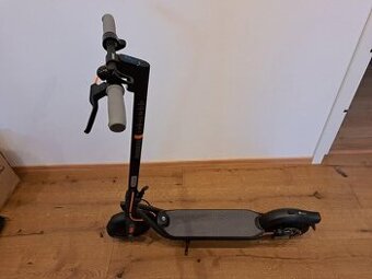 Elektricka kolobezka Ninebot Kickscooter f30