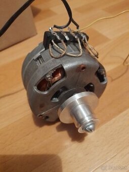 Predám  elektromotor 220 V , 130 Ohm, 6 W