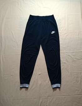 NIKE čierne športové teplákové nohavice tepláky joggers S