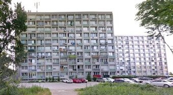 Dvojgarsónka Závodná ulica, parkovacie miesto, pivnica.