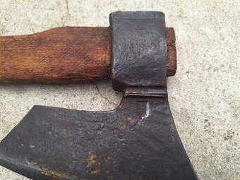 Sekera-Stará zdobená