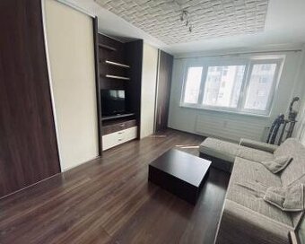 3 izb., čiastočne zariadený byt, Nové Zámky