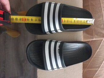 Šlapky adidas