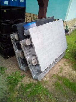 Plastové palety