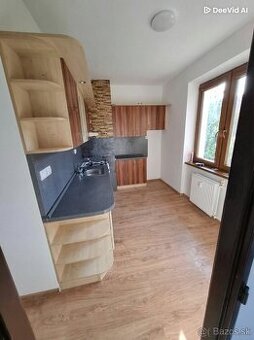 Dlhodoby prenájom 2 izboveho bytu