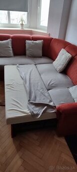 Rozkladací rohový gauč