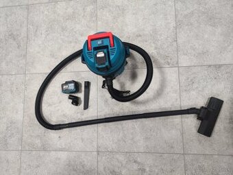 AKU vysávač na mokré a suché vysávanie 2 x 6Ah Batérie