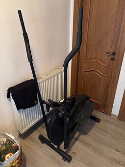 Elipticky trenažer