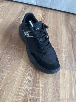 Predám Versace tenisky