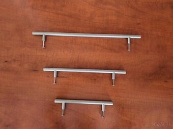 Antikorové úchytky