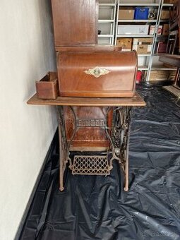 Predám starožitný šijací stroj Singer