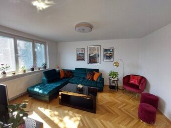 PEZINOK - PRENÁJOM 3izbového BYTU v ŠIRŠOM CENTRE