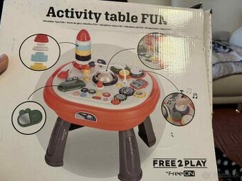 Hraci stolík