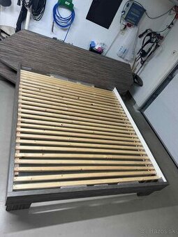 Manželská posteľ 180x200 cm