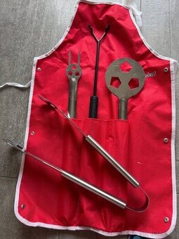 Predám grilovacie náradie v praktickej zástere