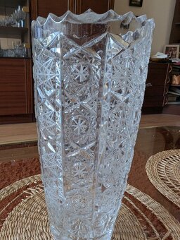 Kristalova vaza brusena
