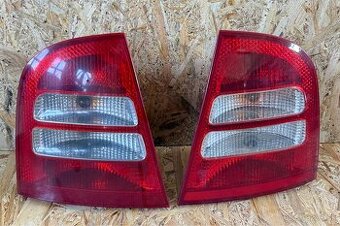 Škoda Octavia 1, lift, 1U6945095, prave & ľavé zadne svetlo