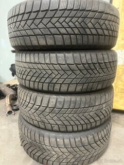 Zimné 215/60 r17