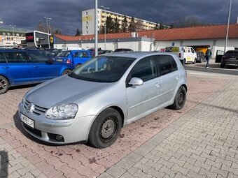 Volkswagen Golf V 1.6 BSE benzín