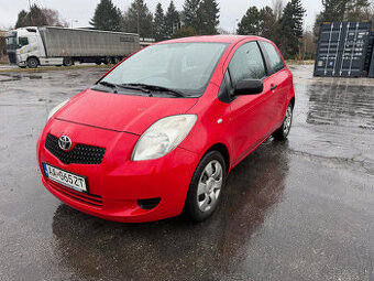 Na predaj TOYOTA YARIS, 1,3T, 64kW, r.v.:2007, 113tis km