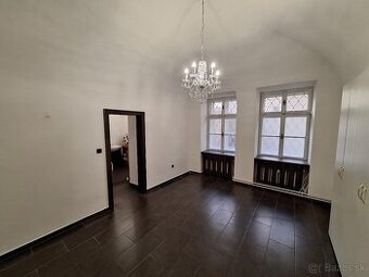 Prenájom priestoru v centre, Hlavná ul., prízemie, 34 m2.