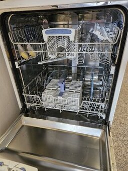 Umyvacka Whirlpool 60cm ADP6830WH