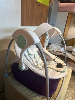 Elektrické húpatko pre bábätko