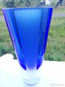stará váza kobaltové sklo sklárna Nový bor top stav