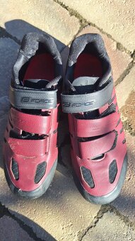 Cyklistické tretry MTB