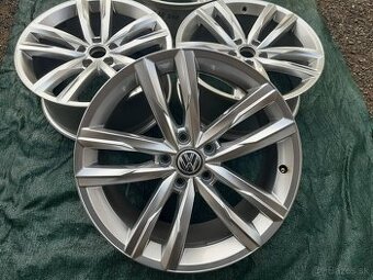 Alu disky Volkswagen PAssat b8 Dartfort silver R18