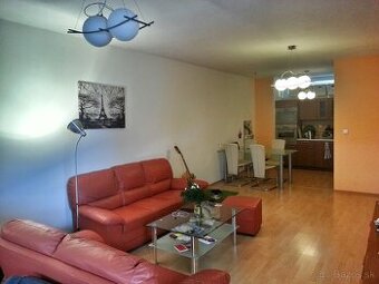 2i byt ,BA---Perla Ružinova , 780 eur s energiami.