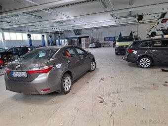 Toyota corola 1.6 benzin s malo km
