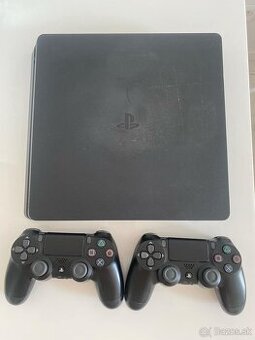 PS4 slim 1TB s 2 ovládačmi +hry